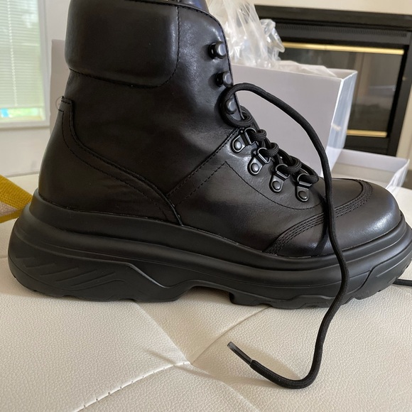 Steve Madden hiker boots - Picture 1 of 3